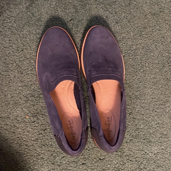 NEW WITHOUT TAGS LADIES BLUE SUEDE COLLECTION SHOES BY CLARKS SIZE 9.5 - Picture 3 of 8